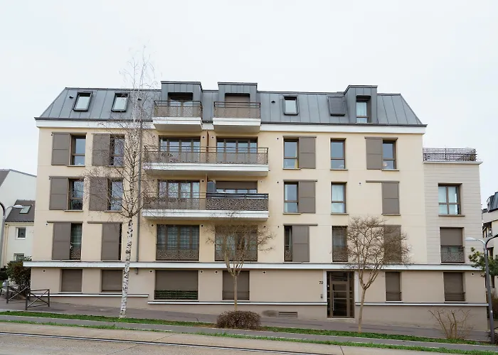 Magnificent Apartment In Chatillon